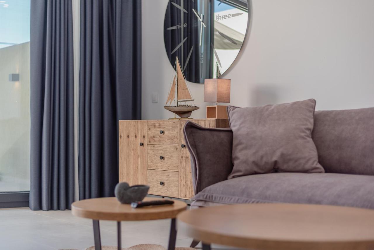 Swans Luxury Homes Koméno Kültér fotó