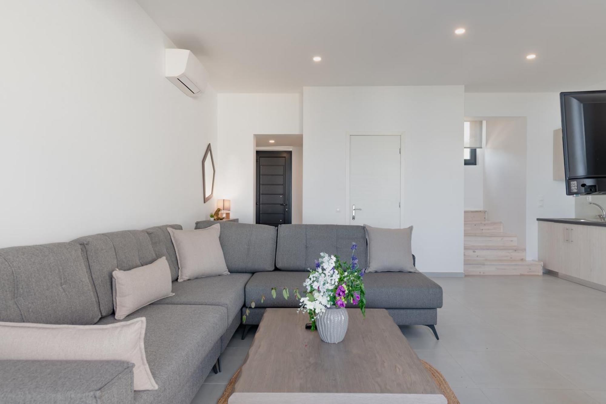 Swans Luxury Homes Koméno Szoba fotó